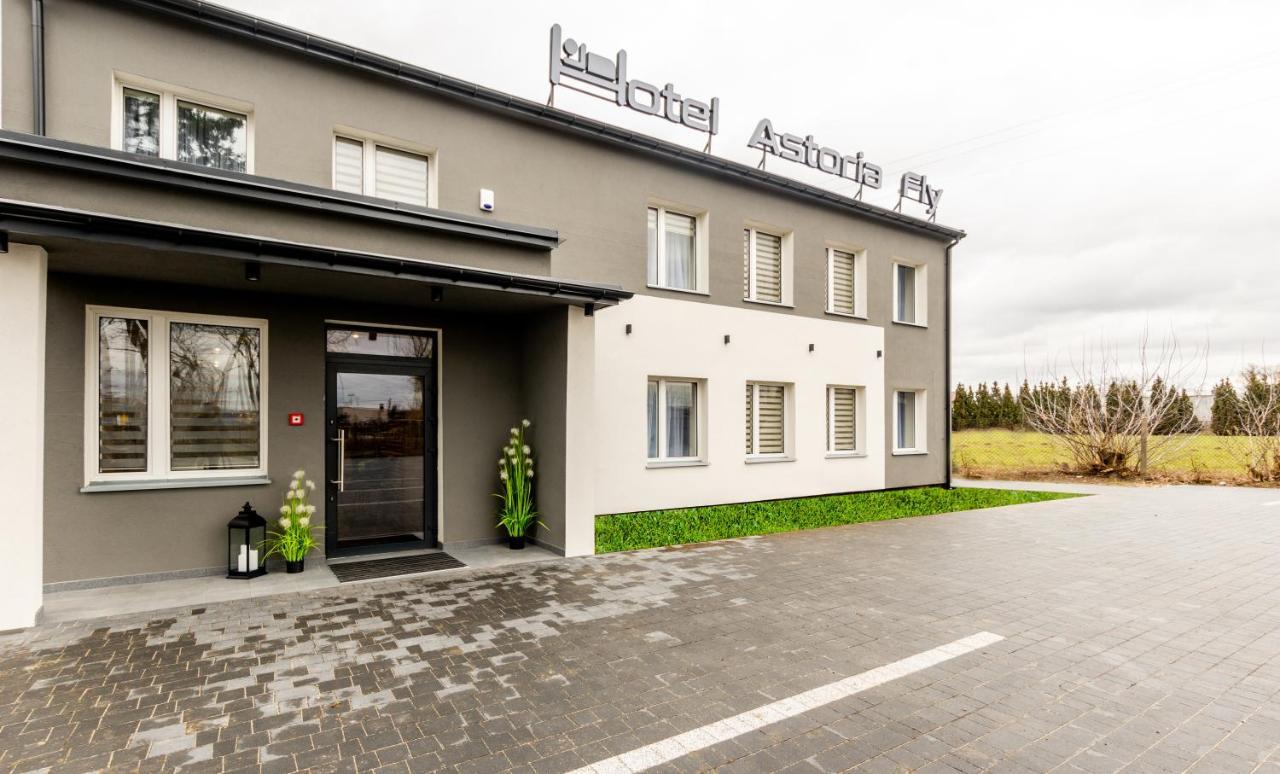 الشقق الفندقية Pomiechówekفي  Astoria Fly Modlin Airport المظهر الخارجي الصورة